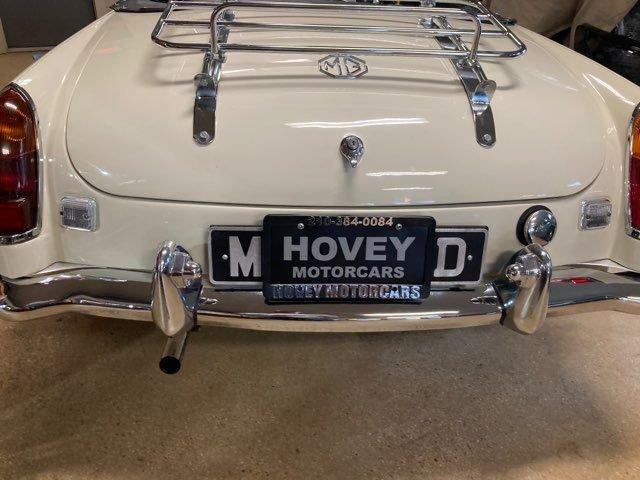 1966 MG B