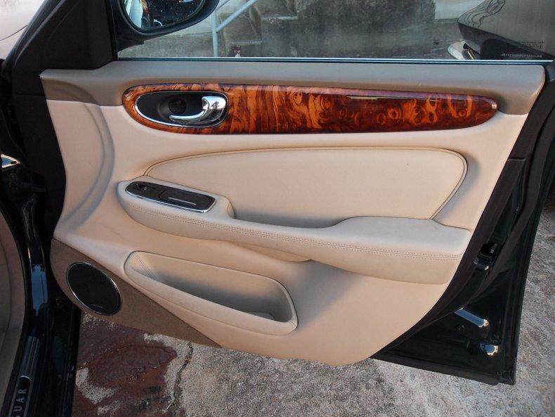 2004 Jaguar XJ8