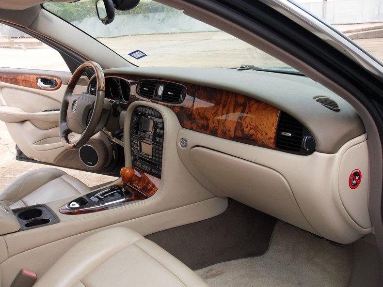 2004 Jaguar XJ8