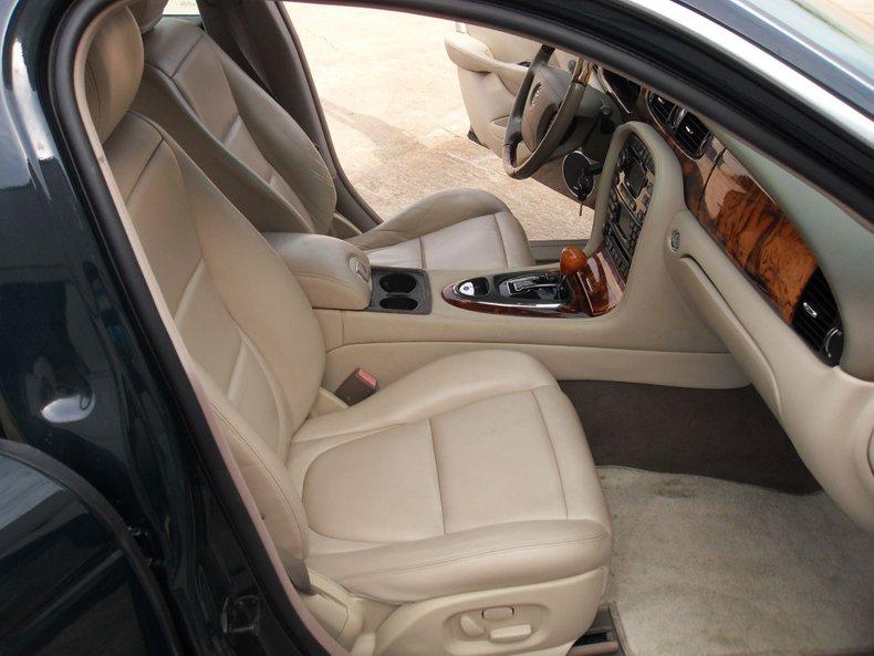 2004 Jaguar XJ8