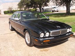 1998 Jaguar XJ8 Vanden Plas