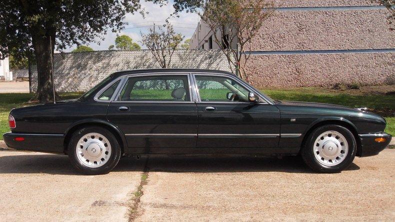 1998 Jaguar XJ8 Vanden Plas