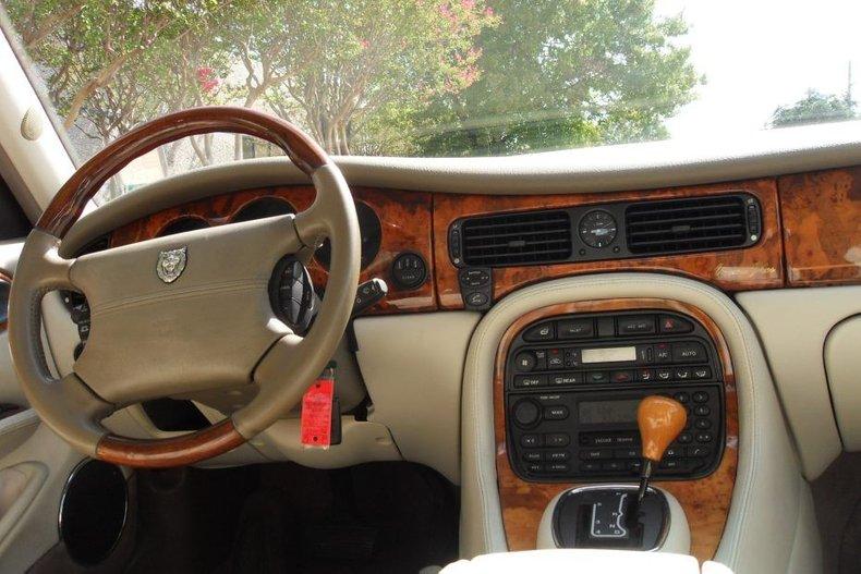 1998 Jaguar XJ8 Vanden Plas