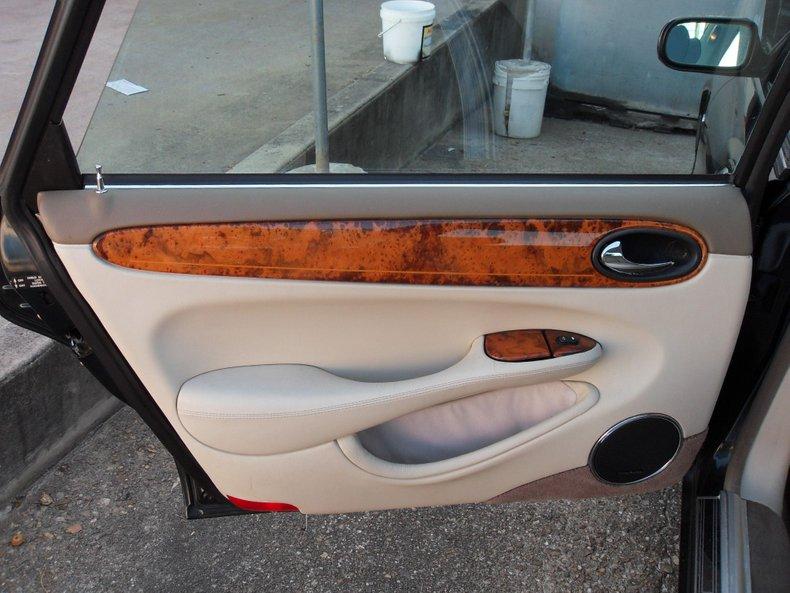 1998 Jaguar XJ8 Vanden Plas