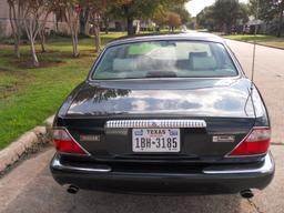 1998 Jaguar XJ8 Vanden Plas