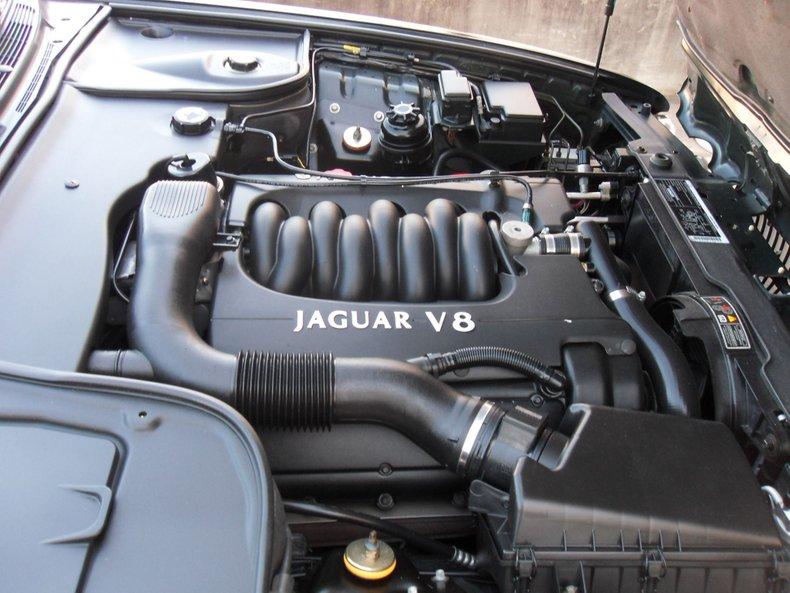 1998 Jaguar XJ8 Vanden Plas
