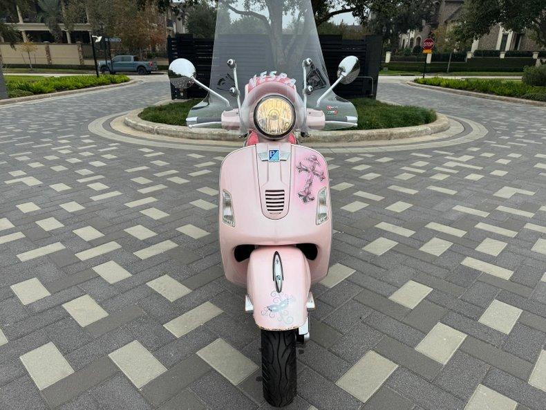 2010 Vespa GTS 250 Motor Scooter