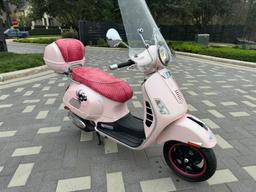 2010 Vespa GTS 250 Motor Scooter