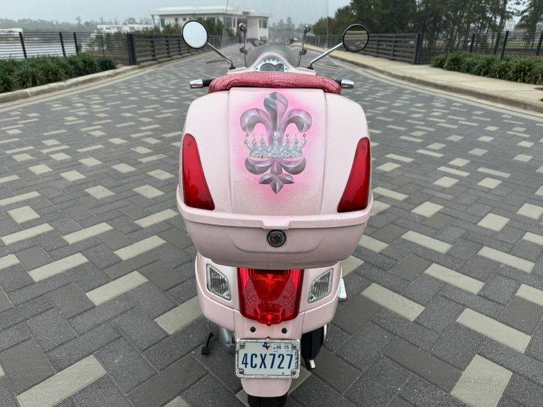 2010 Vespa GTS 250 Motor Scooter
