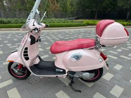2010 Vespa GTS 250 Motor Scooter