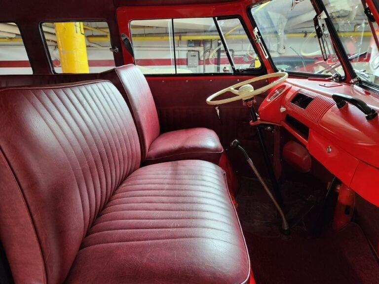 1972 Volkswagen Transporter Kombi 15- Window Bus