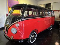 1972 Volkswagen Transporter Kombi 15- Window Bus