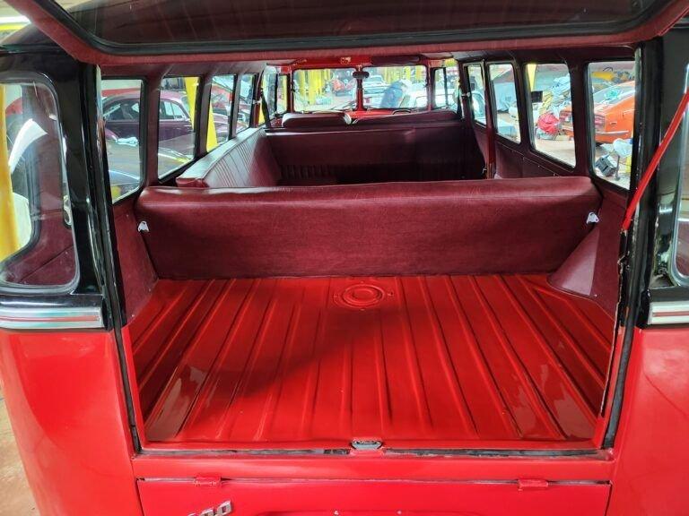 1972 Volkswagen Transporter Kombi 15- Window Bus