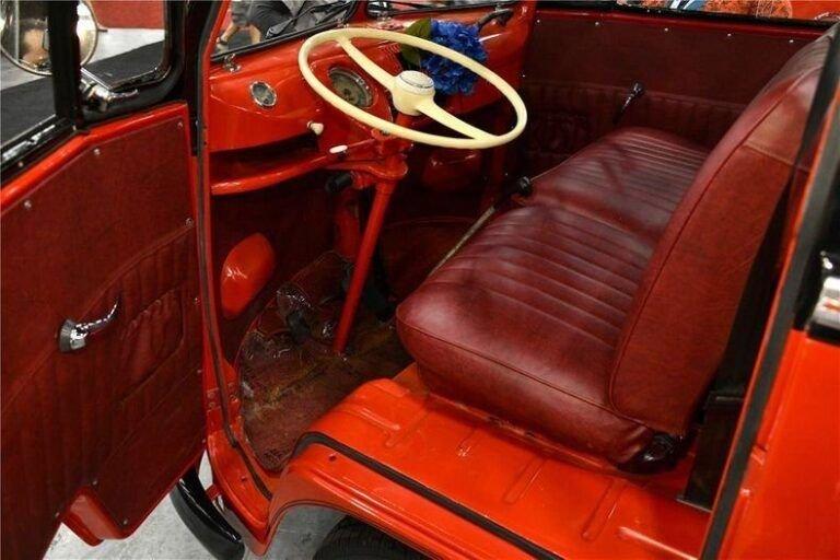 1972 Volkswagen Transporter Kombi 15- Window Bus