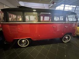 1972 Volkswagen Transporter Kombi 15- Window Bus