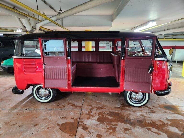 1972 Volkswagen Transporter Kombi 15- Window Bus