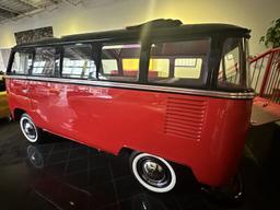 1972 Volkswagen Transporter Kombi 15- Window Bus