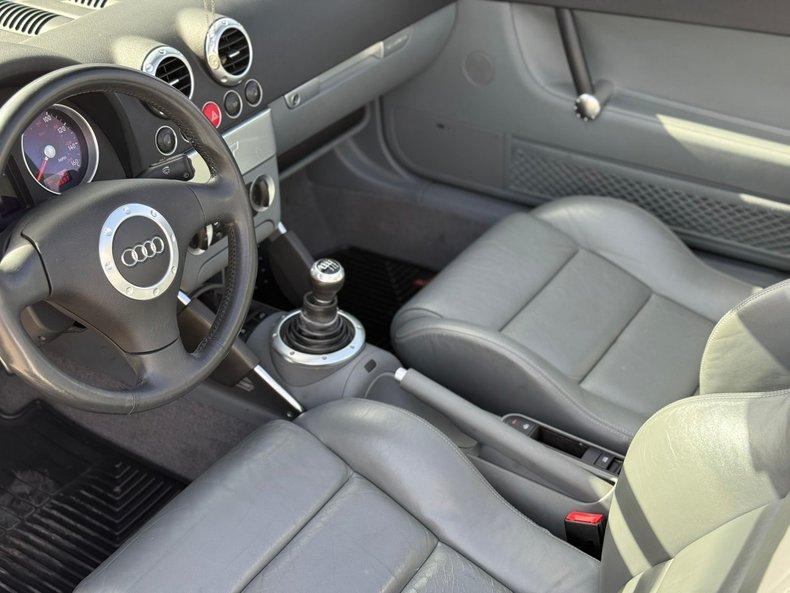 2003 Audi Quattro  TT