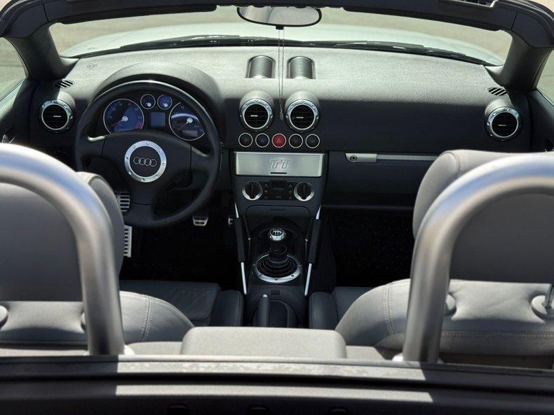 2003 Audi Quattro  TT