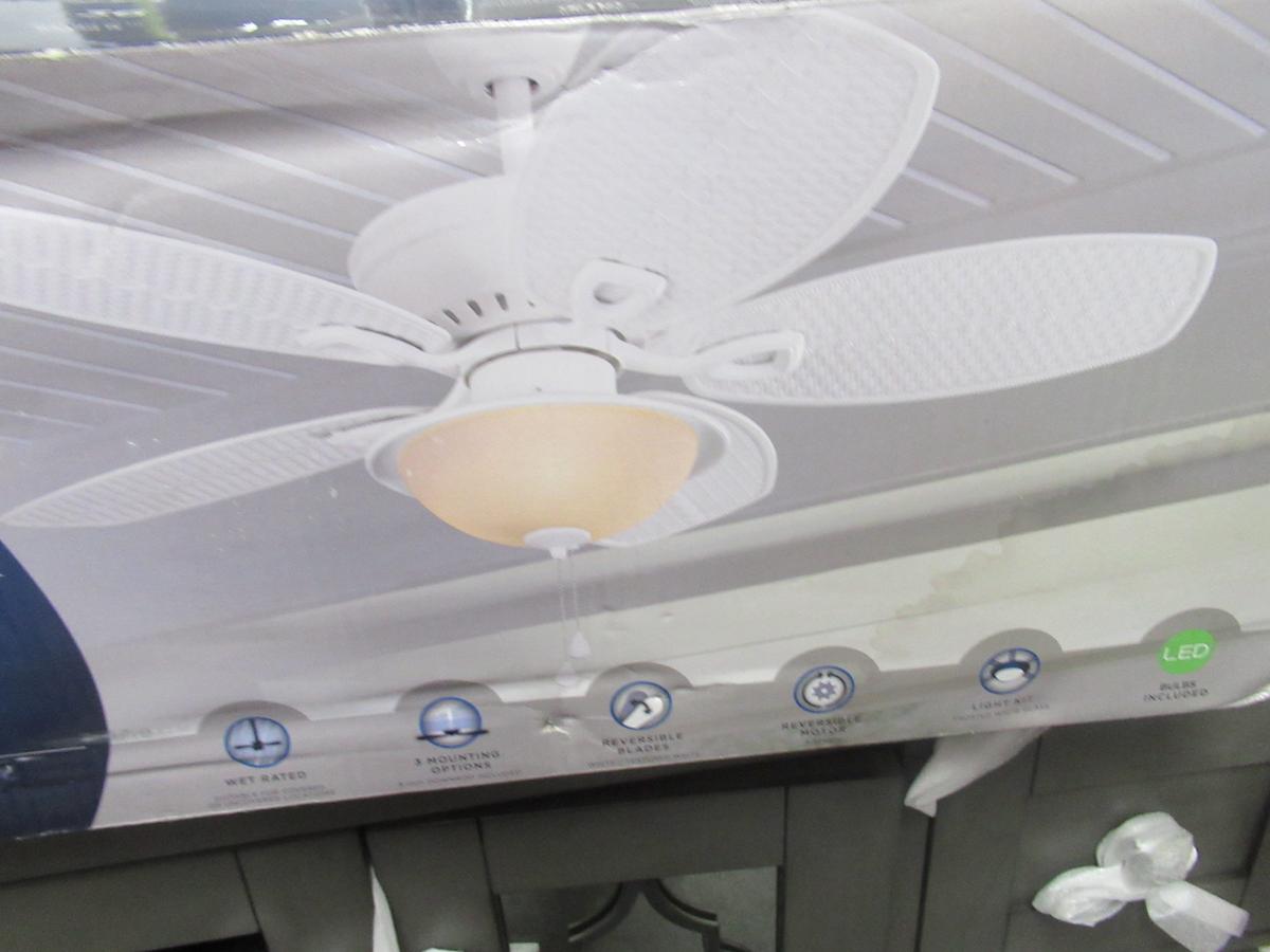 HARBOR BREEZE CEILING FAN W/ LIGHT