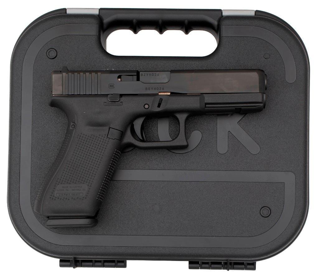 *Glock Model 17 Gen 5 in Hard Shell Case