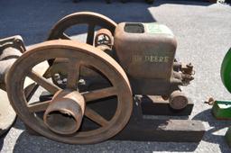John Deere 1.5HP Gas Engine, Original Condition, Mag turns, Motor Free, SN:355566