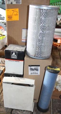 6131 NAPA AIR FILTERS (2); 88690 CAR QUEST