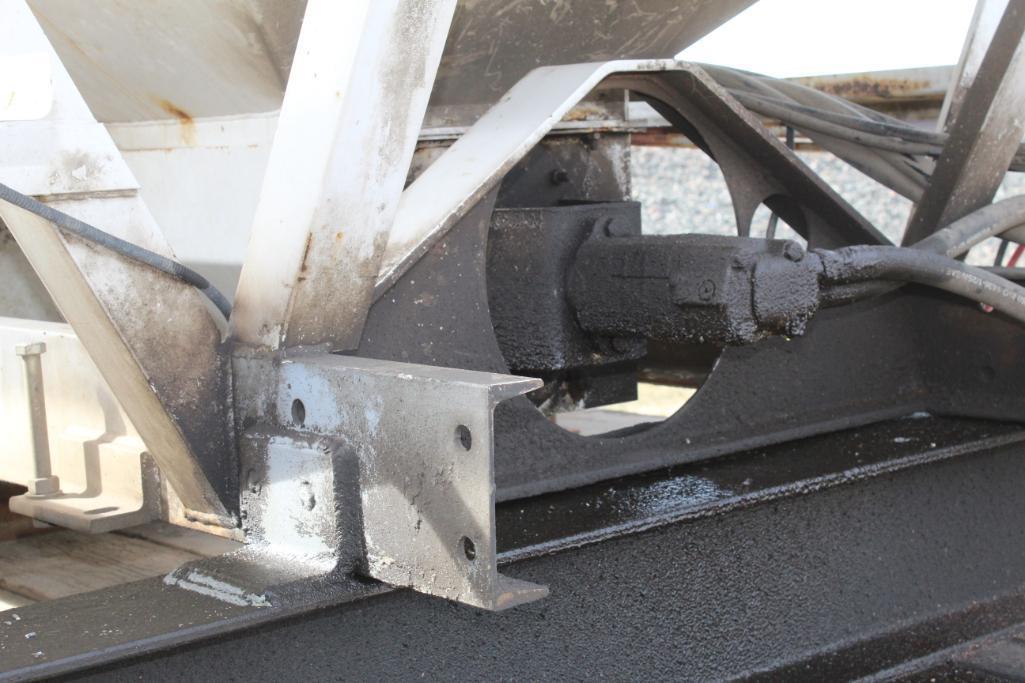 WILLMAR SIDE SHOOTER 24 FERT TENDER BOX, NEW SRT2 POWER ROLL TARP, 6 COMPARTMENT