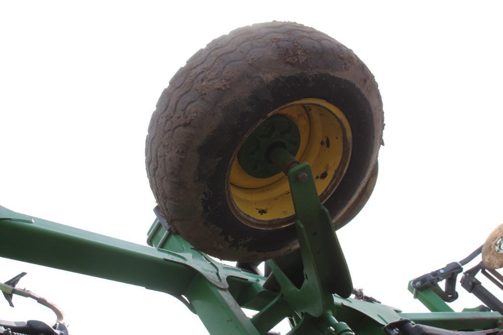 2014 JOHN DEERE 2730 DISK RIPPER, 13 SHANK, 14" 360 POINTS, SHIN GUARDS, DISK LEVELERS,