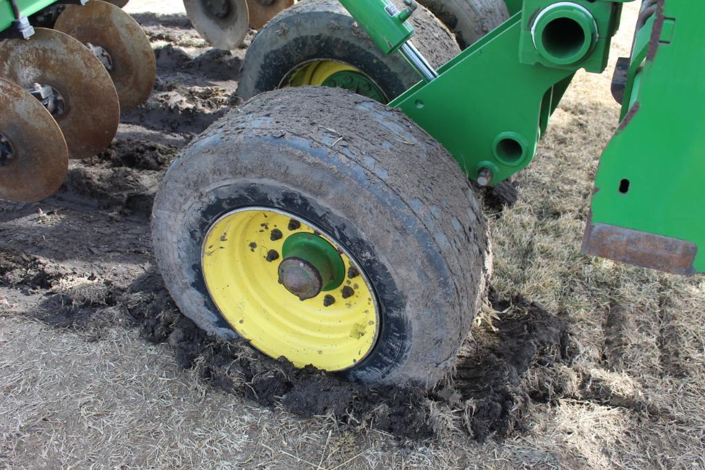 2014 JOHN DEERE 2730 DISK RIPPER, 13 SHANK, 14" 360 POINTS, SHIN GUARDS, DISK LEVELERS,