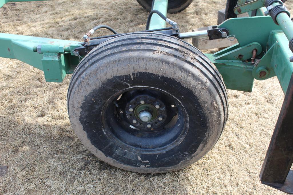 SUMMERS APPROX 70' SPRING TOOTH DRAG ON HYD CART