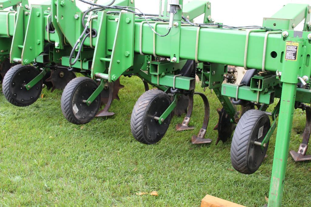 JOHN DEERE 856 16R30" CULT, ROLLING AND SPEED SHEILDS, HYD FOLD