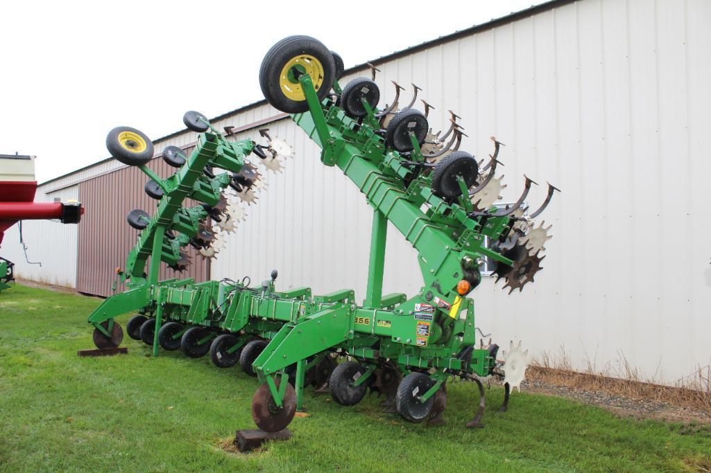 JOHN DEERE 856 16R30" CULT, ROLLING AND SPEED SHEILDS, HYD FOLD