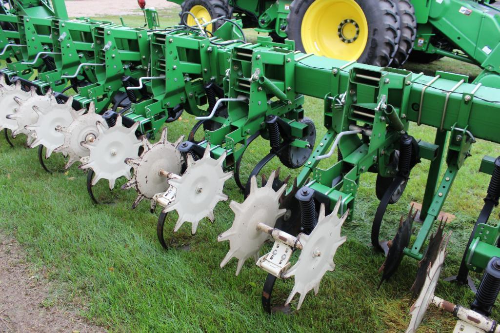 JOHN DEERE 856 16R30" CULT, ROLLING AND SPEED SHEILDS, HYD FOLD