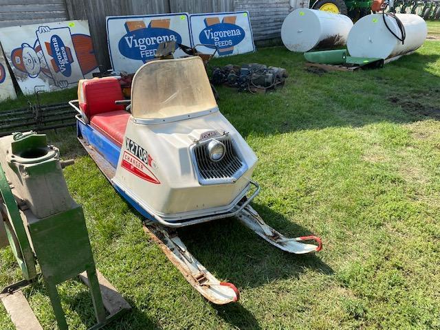 POLARIS CHARGER SNOWMOBILE, ENGINE STUCK, NO PAPER WORK