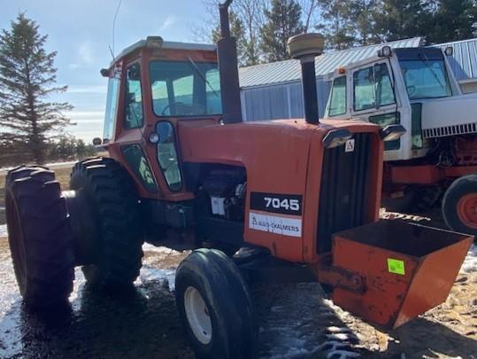 1978 ALLIS CHALMERS 7045 TRACTOR, POWER DIRECTOR TRANS, 540 PTO, 2 HYD, 3PT, NO TOP LINK,