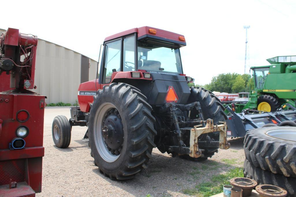 1990 CASE IH 7120 2WD TRACTOR, ROCK BOX, 5877 HRS SHOWING, 18.4R42 LIKE NEW REARS, 3 SCV, 1000 PTO,