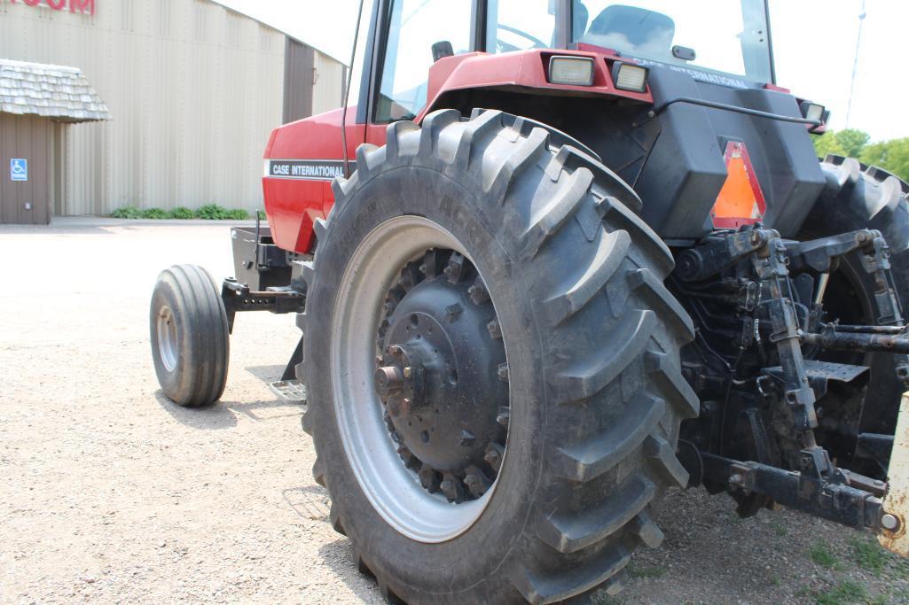 1990 CASE IH 7120 2WD TRACTOR, ROCK BOX, 5877 HRS SHOWING, 18.4R42 LIKE NEW REARS, 3 SCV, 1000 PTO,