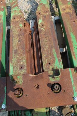 (3) JOHN DEERE 40 SERIES ROW UNITS, (2) COMPLETE, (1) FOR PARTS