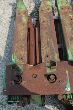 (3) JOHN DEERE 40 SERIES ROW UNITS, (2) COMPLETE, (1) FOR PARTS