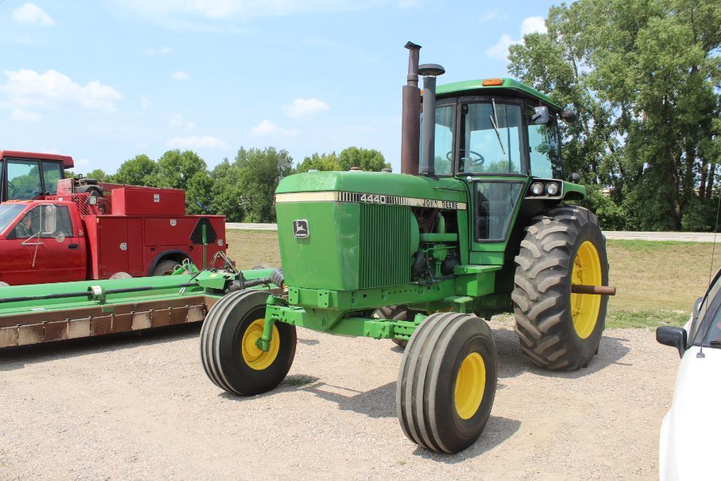 JOHN DEERE 4440, 8 SPD POWER SHIFT, 2WD, 20.8-38 REAR, 7649 HRS, 14L-15 FRONT TIRES, 3PT, 540/1000,