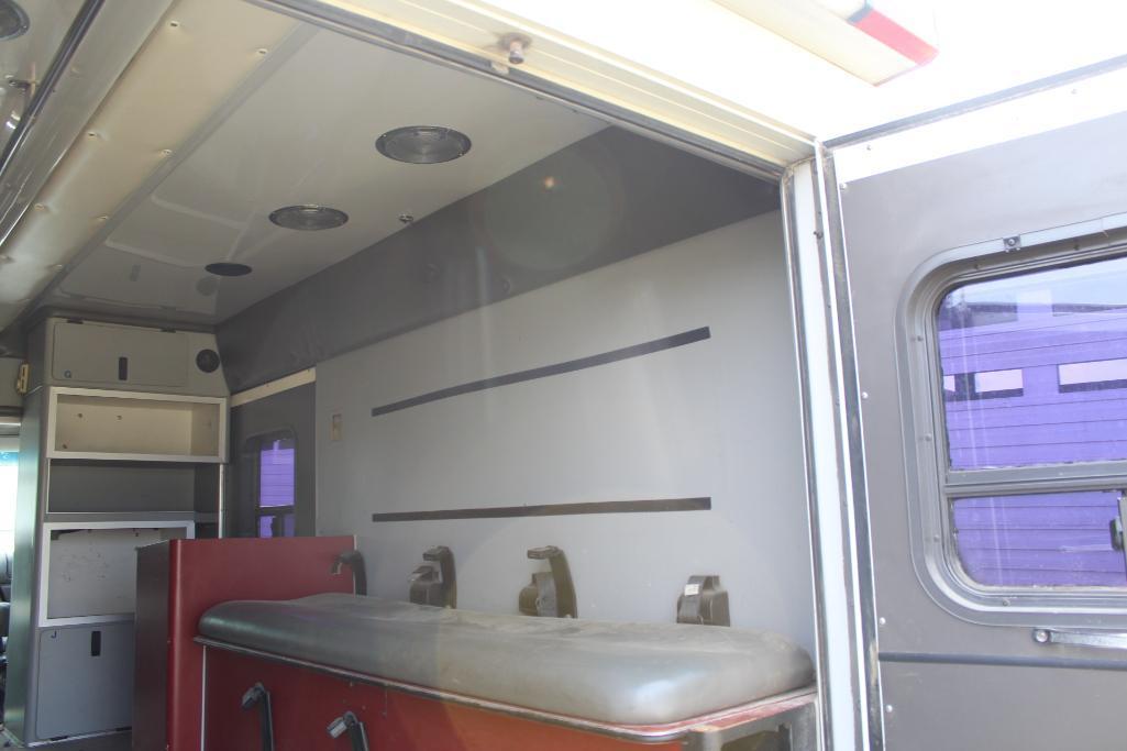 **1997 FORD E-350 AMBULANCE, POWER STROKE DSL ENGINE, 2 WD DRIVE, 306,577 MILES