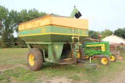 FLOW EZ GRAIN CART, SIDE AUGER, 18.4R26 SINGLES, REAR LIGHTS, SOME GRAIN IN CART,