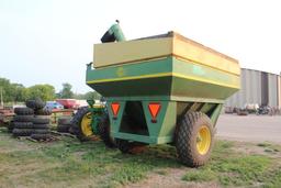 FLOW EZ GRAIN CART, SIDE AUGER, 18.4R26 SINGLES, REAR LIGHTS, SOME GRAIN IN CART,
