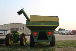 FLOW EZ GRAIN CART, SIDE AUGER, 18.4R26 SINGLES, REAR LIGHTS, SOME GRAIN IN CART,