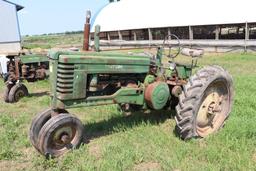 JOHN DEERE B, WF, ENGINE IS STUCK, STEERING IS BROKE, FOR PARTS OR REPAIR,