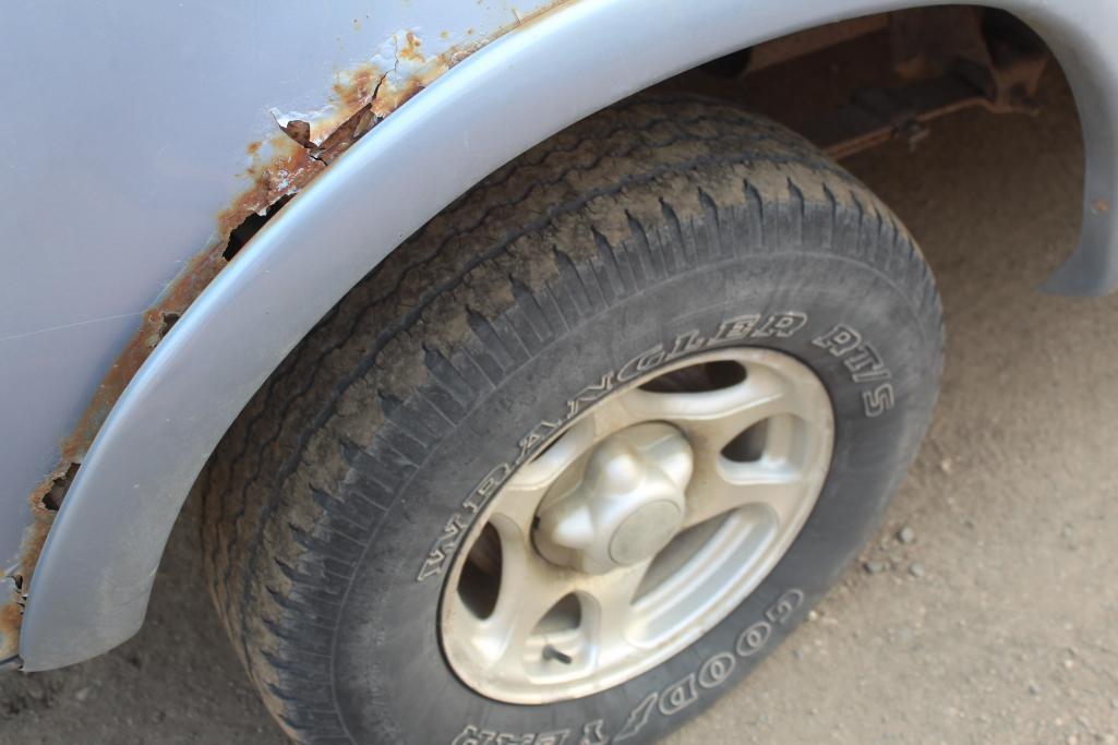 **1998 FORD F-150 XLT V-8, 4X4, 3 DOOR EXT CAB, ALUM WHEELS, CLOTH INTERTIOR, AUTO TRANS, MATCHING