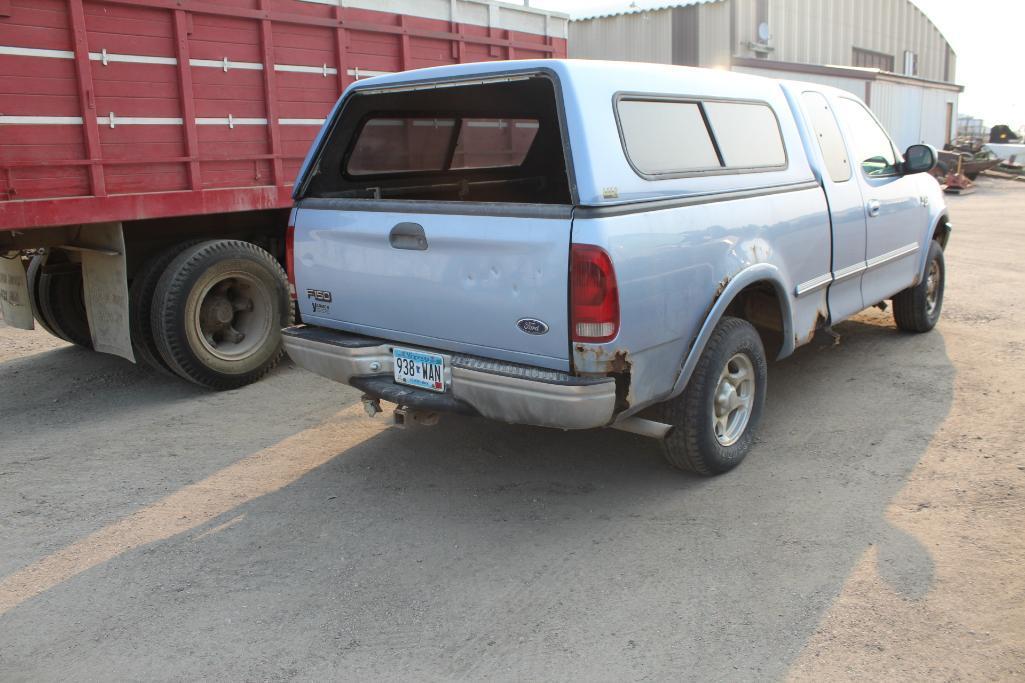 **1998 FORD F-150 XLT V-8, 4X4, 3 DOOR EXT CAB, ALUM WHEELS, CLOTH INTERTIOR, AUTO TRANS, MATCHING