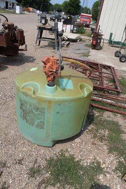 POLY TANK WITH HAND PUMP