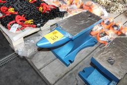 BRAND NEW, APPROX 100 ANVIL